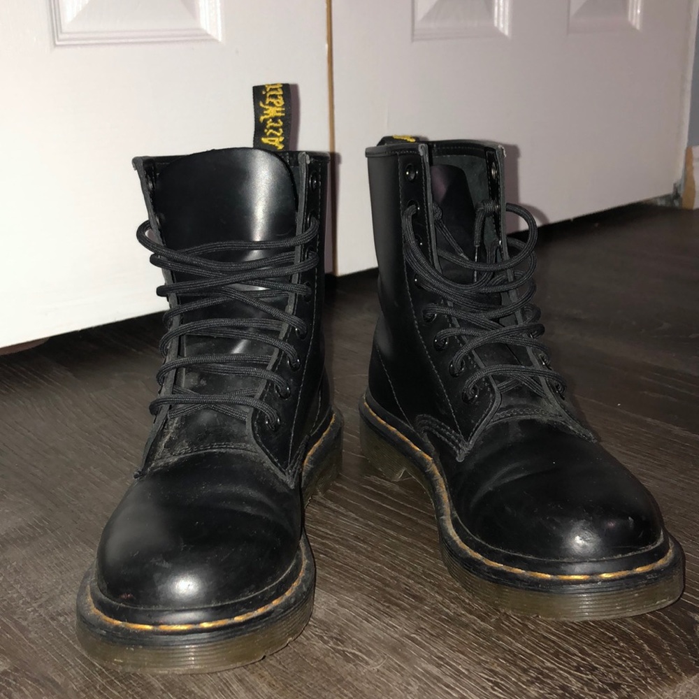 Black doc martens women’s US size 6